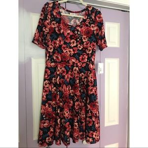 NWT LuLaRoe Black/Reds Floral Nicole Dress, size L